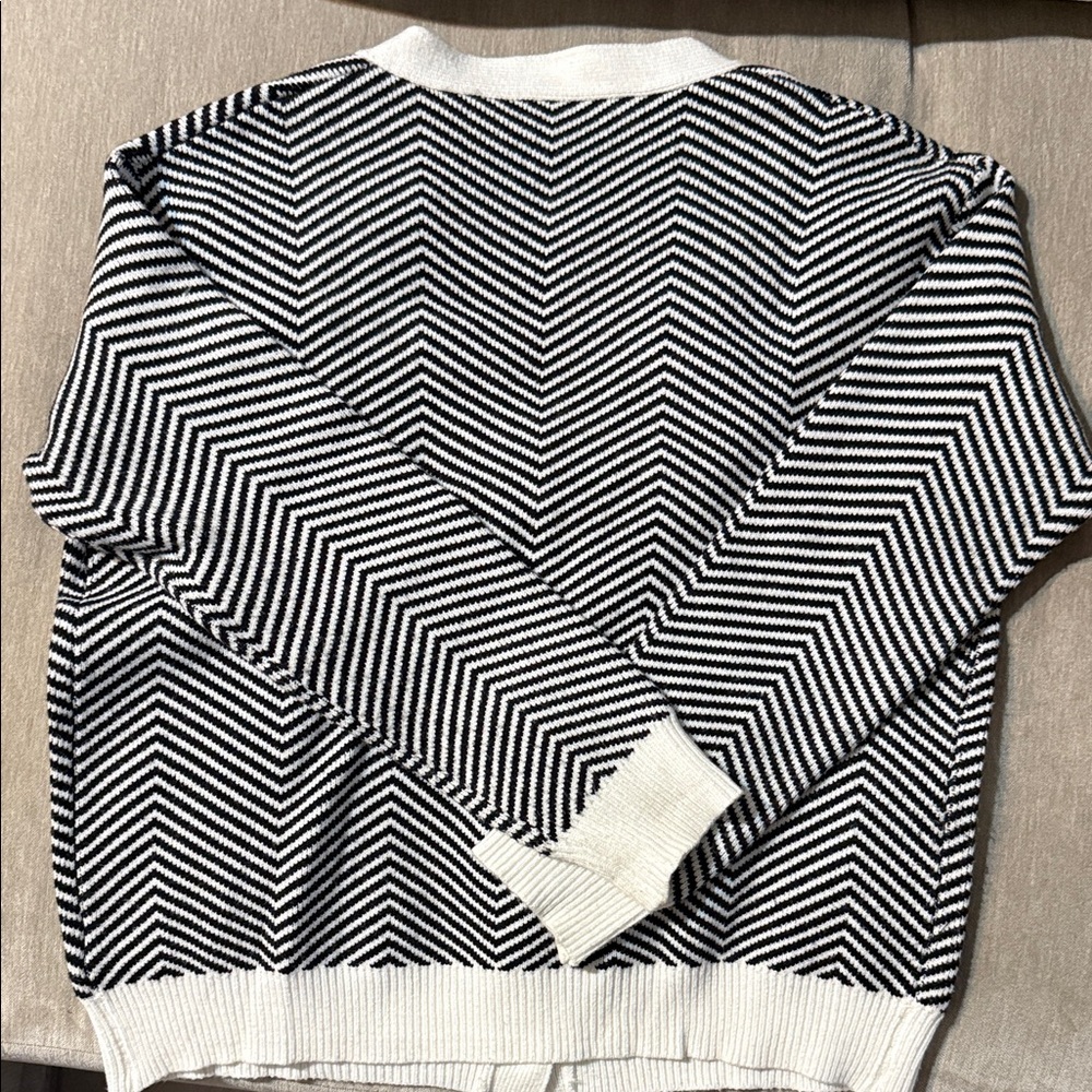 Commense Black and White Chevron Cardigan - Picture 3 of 5
